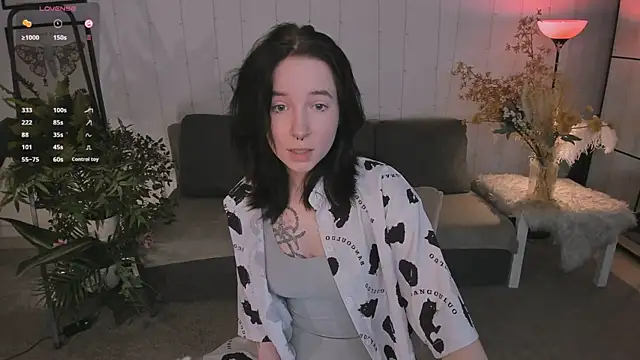 lilithlunna online show from September 2025 05:47:02 PM