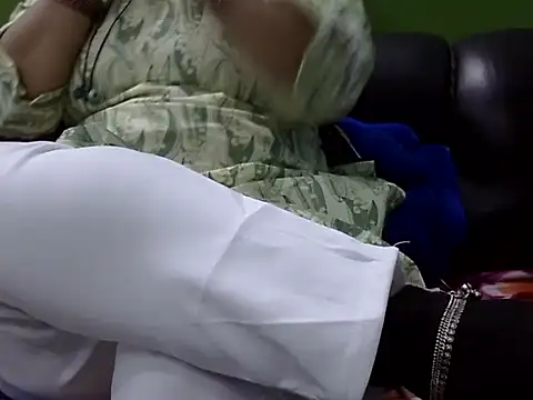 Housewife12 online show from December 2025 07:35:01 AM