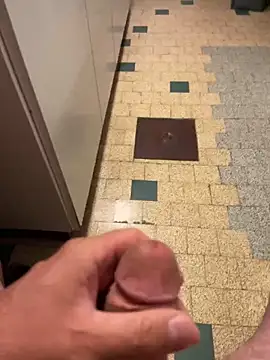 Snapshot of mikiss789 chatting on October 2025 03:34:02 AM mikiss789 online show from October 2025 03:34:02 AM