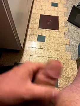 Snapshot of mikiss789 chatting on November 2025 03:39:02 AM mikiss789 online show from November 2025 03:39:02 AM