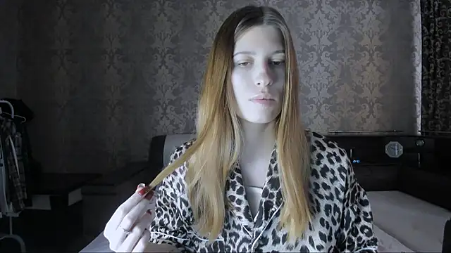 Agnes Allenn online show from October 2025 10:46:02 AM