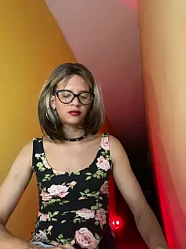Snapshot of thalia_dyson chatting on January 2025 04:20:01 AM thalia dyson online show from January 2025 04:20:01 AM