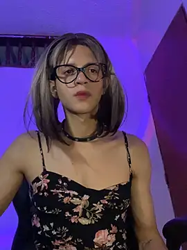 Snapshot of thalia_dyson chatting on September 2025 03:39:01 AM thalia dyson online show from September 2025 03:39:01 AM