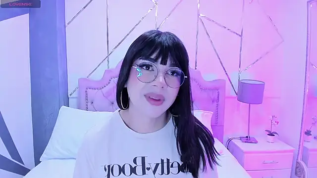 Snapshot of RoseCassie chatting on January 2025 01:26:01 PM RoseCassie online show from January 2025 01:26:01 PM