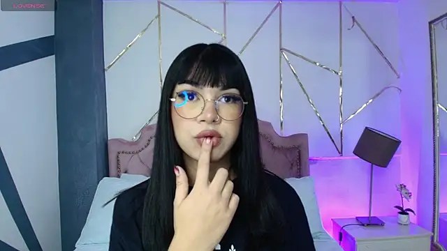 Snapshot of RoseCassie chatting on January 2025 01:24:01 PM RoseCassie online show from January 2025 01:24:01 PM