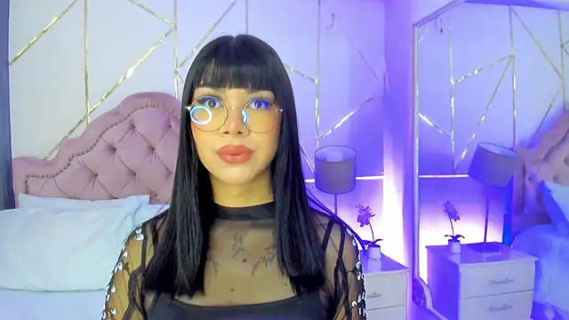 Snapshot of RoseCassie chatting on January 2025 01:21:02 PM RoseCassie online show from January 2025 01:21:02 PM