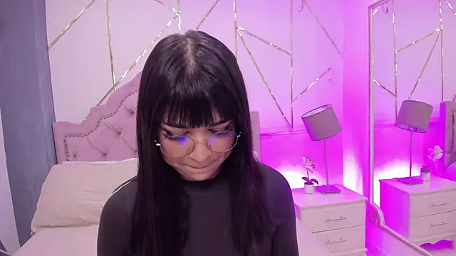 Snapshot of RoseCassie chatting on January 2025 01:15:01 PM RoseCassie online show from January 2025 01:15:01 PM