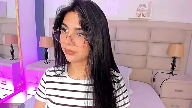 RoseCassie online show from October 2025 01:44:01 PM