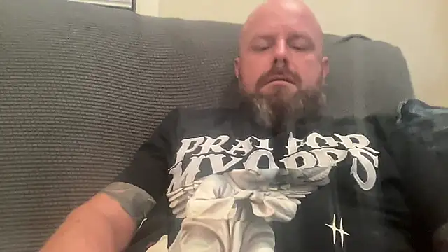 Snapshot of Thickirishcock850 chatting on November 2025 04:01:02 AM Thickirishcock850 online show from November 2025 04:01:02 AM