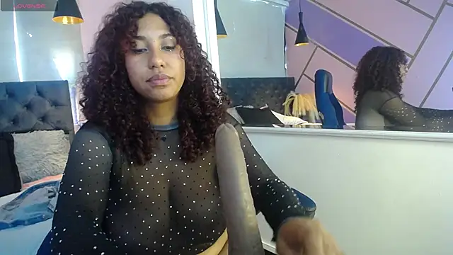 Snapshot of lauraltt chatting on January 2025 04:28:02 PM lauraltt online show from January 2025 04:28:02 PM