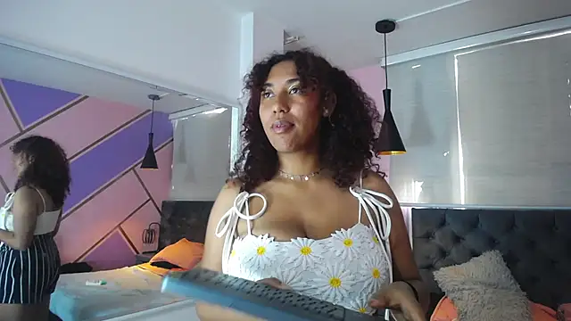 Snapshot of lauraltt chatting on January 2025 04:22:01 PM lauraltt online show from January 2025 04:22:01 PM