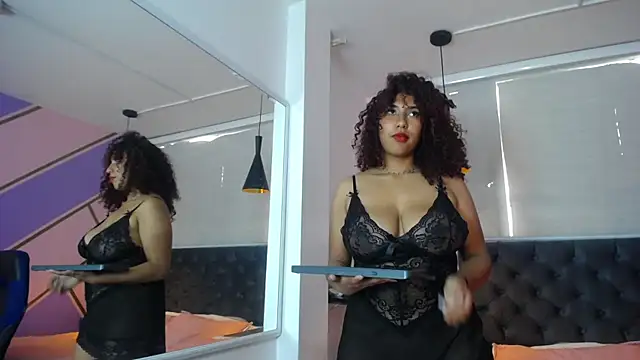 Snapshot of lauraltt chatting on January 2025 04:38:01 PM lauraltt online show from January 2025 04:38:01 PM