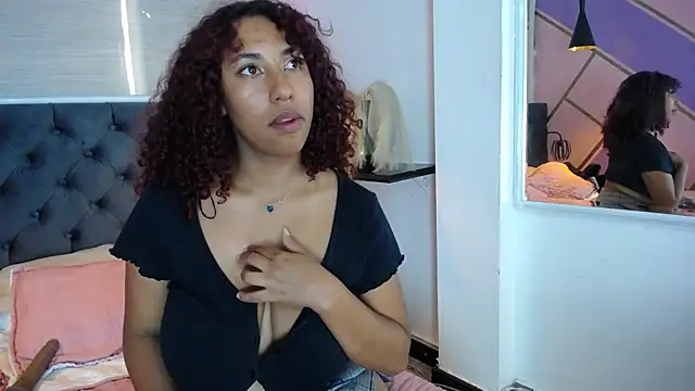 Snapshot of lauraltt chatting on February 2025 07:10:01 PM lauraltt online show from February 2025 07:10:01 PM