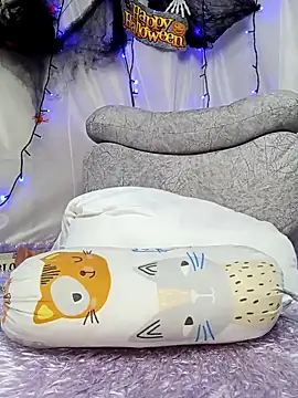 evaFiore online show from November 2025 06:43:01 PM