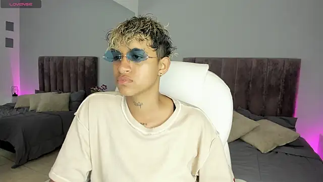 Dominick jones online show from January 2025 01:33:02 PM