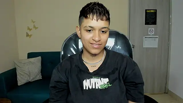 Dominick jones online show from November 2025 07:47:01 PM