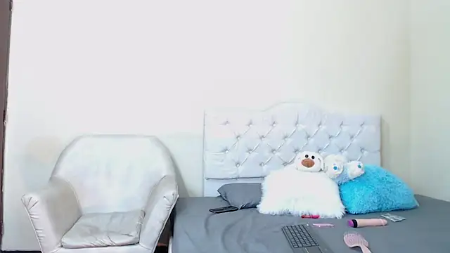 Snapshot of Mariana_16_ chatting on January 2025 11:27:01 PM Mariana 16 online show from January 2025 11:27:01 PM