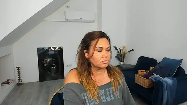 Aileen Stone online show from September 2025 02:19:01 PM