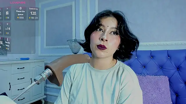 Lily Martinez online show from November 2025 06:26:02 AM