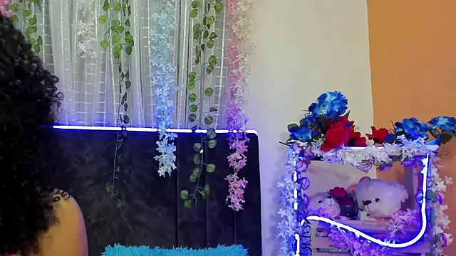 CintiaWalker online show from November 2025 12:27:01 PM