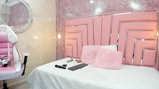 SEXY HOTTIE   online show from January 2025 03:47:01 PM