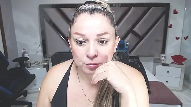 Snapshot of natalia5560 chatting on February 2025 02:04:02 PM natalia5560 online show from February 2025 02:04:02 PM