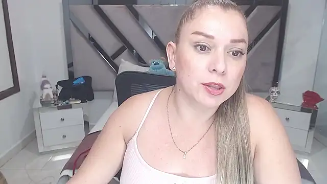 Snapshot of natalia5560 chatting on March 2025 05:57:02 PM natalia5560 online show from March 2025 05:57:02 PM