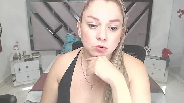 Snapshot of natalia5560 chatting on March 2025 01:40:01 PM natalia5560 online show from March 2025 01:40:01 PM