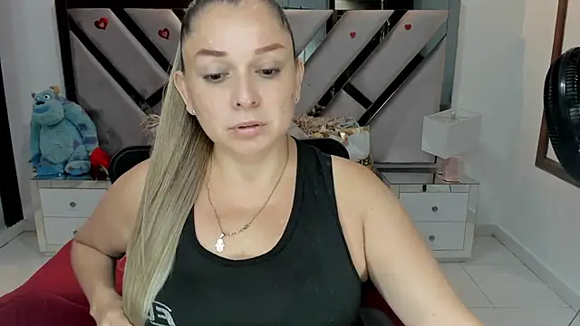 natalia5560 online show from October 2025 12:57:02 PM