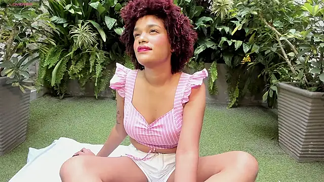 loladupont online show from February 2025 11:55:01 AM