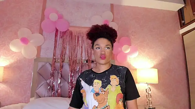 Snapshot of loladupont chatting on May 2026 02:39:01 AM loladupont online show from May 2026 02:39:01 AM