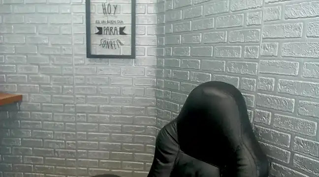 Crystal Walls online show from March 2025 06:21:02 PM