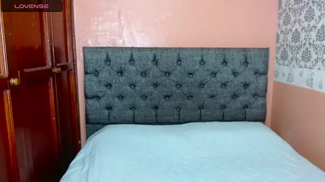 Crystal Walls online show from March 2025 06:29:02 PM