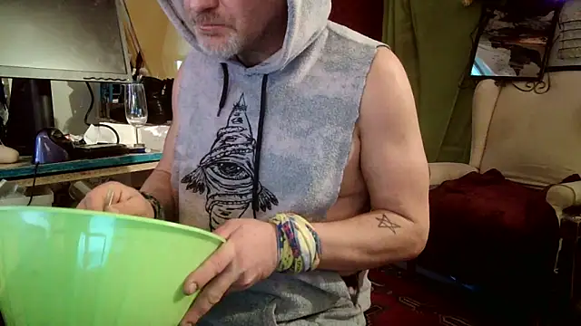 Snapshot of SilverandFox chatting on March 2025 03:45:02 PM SilverandFox online show from March 2025 03:45:02 PM