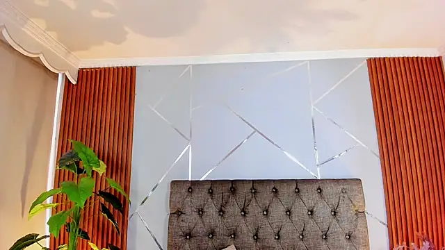 charlottee white online show from December 2025 08:25:02 PM