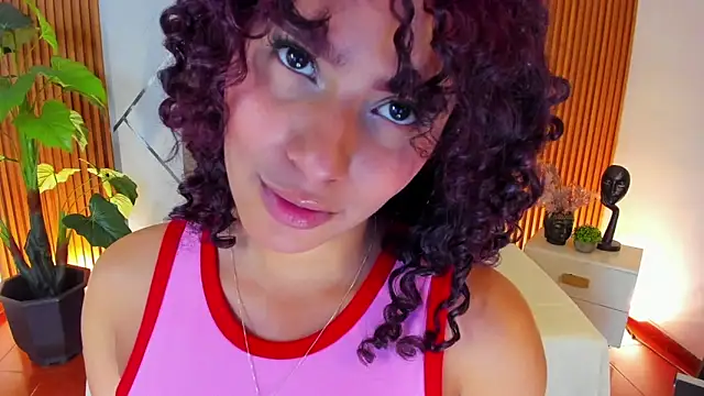 charlottee white online show from December 2025 08:37:02 PM