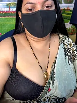 FlatVincy4 online show from November 2025 05:01:02 PM