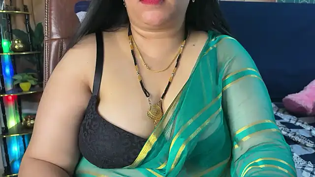 FlatVincy4 online show from April 2026 04:16:01 PM