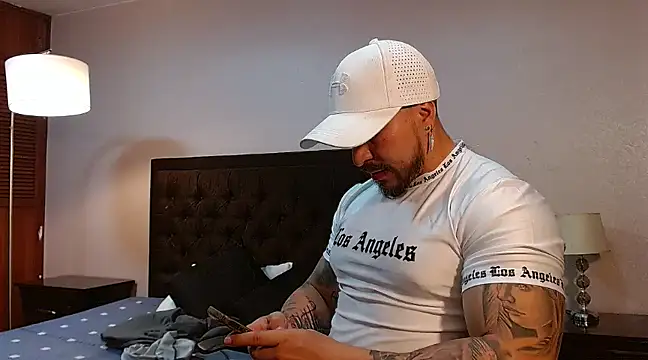 Luck Grey online show from February 2025 10:31:02 PM