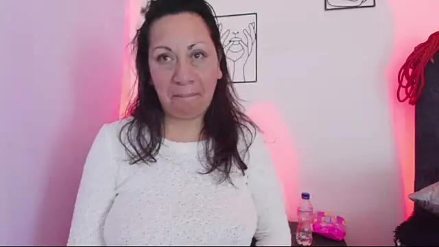 Snapshot of marisol1977hot chatting on January 2025 08:56:02 PM marisol1977hot online show from January 2025 08:56:02 PM