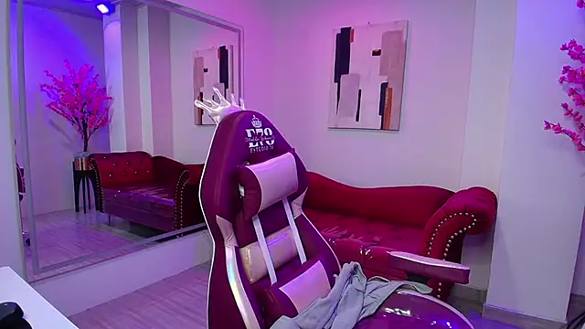 Leia queens online show from January 2025 02:19:01 PM