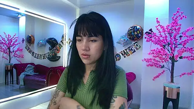 Leia queens online show from November 2025 11:22:02 AM