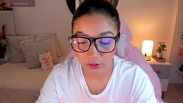 martina roldam online show from March 2025 01:42:02 AM