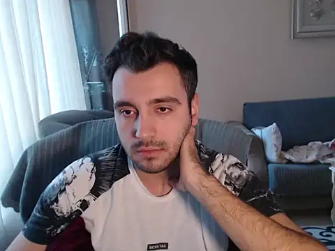 handsomeee04 online show from October 2025 03:20:02 PM