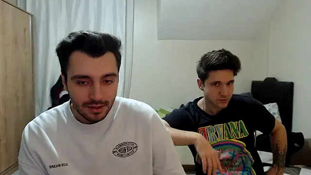 handsomeee04 online show from October 2025 08:09:02 PM