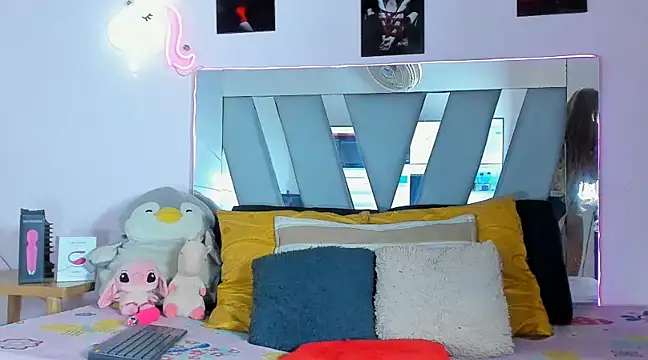 supradoll online show from March 2025 06:37:02 PM