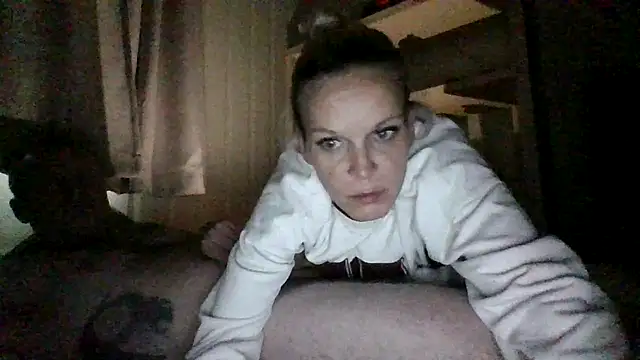 Snapshot of Kennethkine chatting on June 2026 03:26:01 AM Kennethkine online show from June 2026 03:26:01 AM