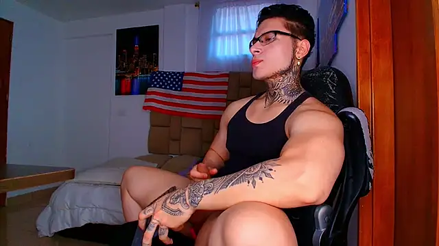 DennisWalkerr online show from October 2025 09:37:01 PM