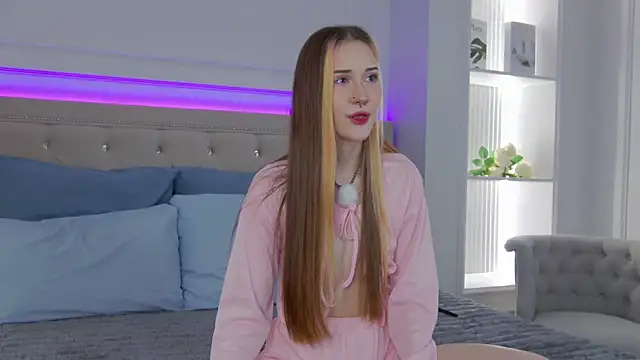 SashaMeow online show from April 2026 04:39:01 PM