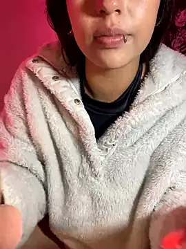 Snapshot of lauuraww chatting on October 2025 06:03:01 AM lauuraww online show from October 2025 06:03:01 AM